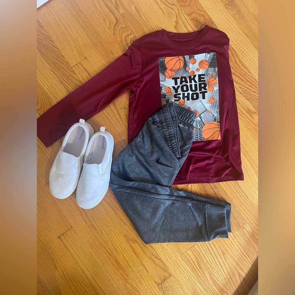 Kids Nike dri-fit athletic pants size 7